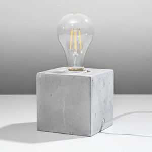 Euluna Stolní lampa Akira z betonu ve tvaru kostky